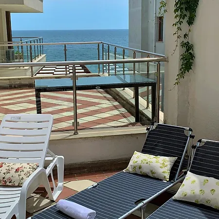 виста клиф - Byala Vista Cliff 公寓式酒店